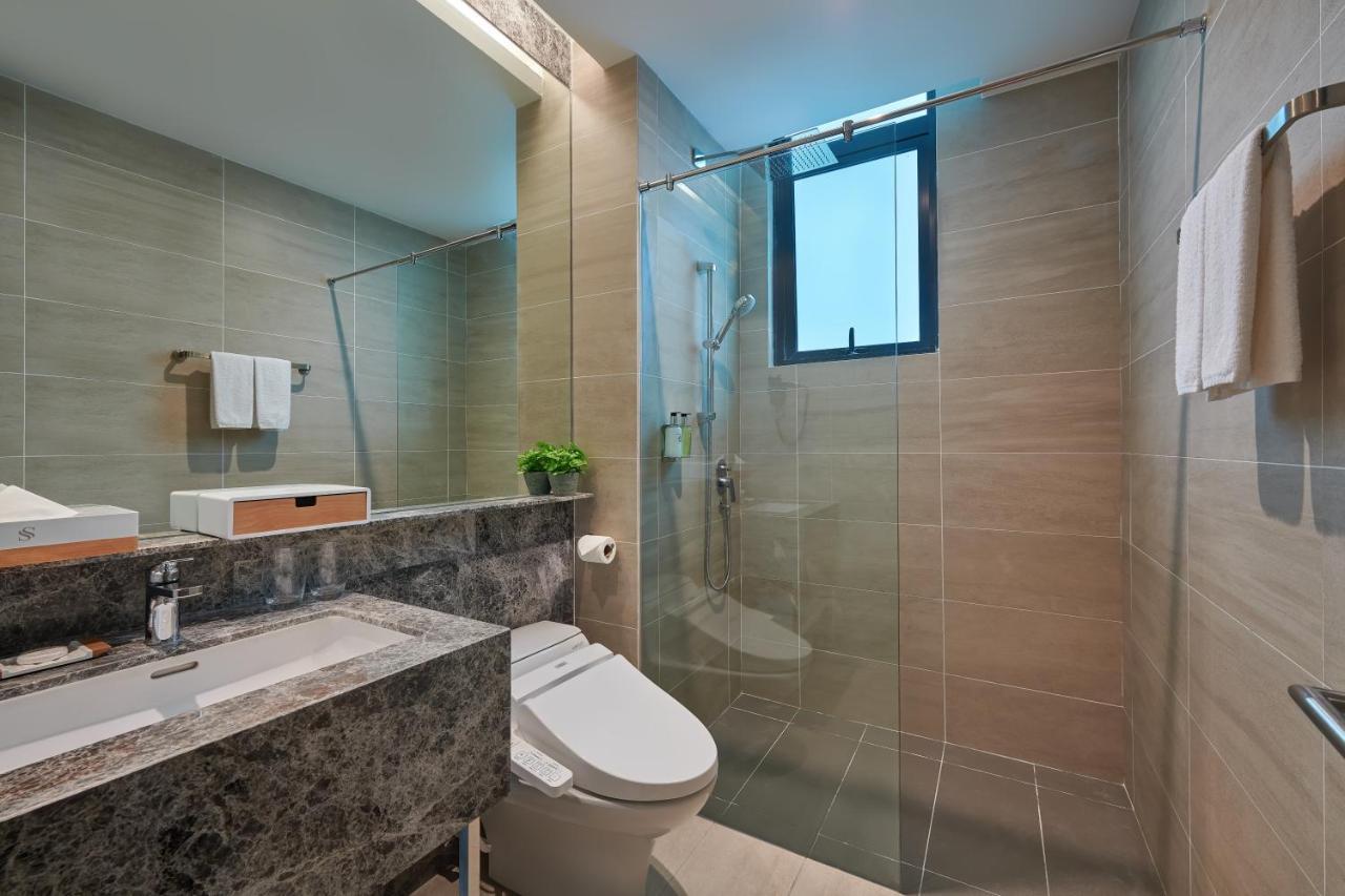 Mercure Living Putrajaya Exteriér fotografie A bathroom in a hotel
