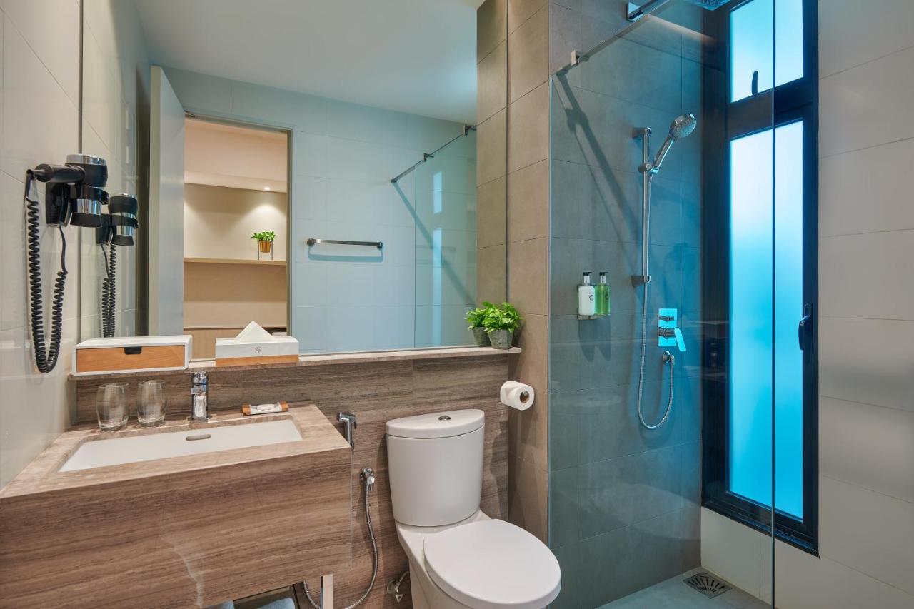 Mercure Living Putrajaya Exteriér fotografie A bathroom in a hotel