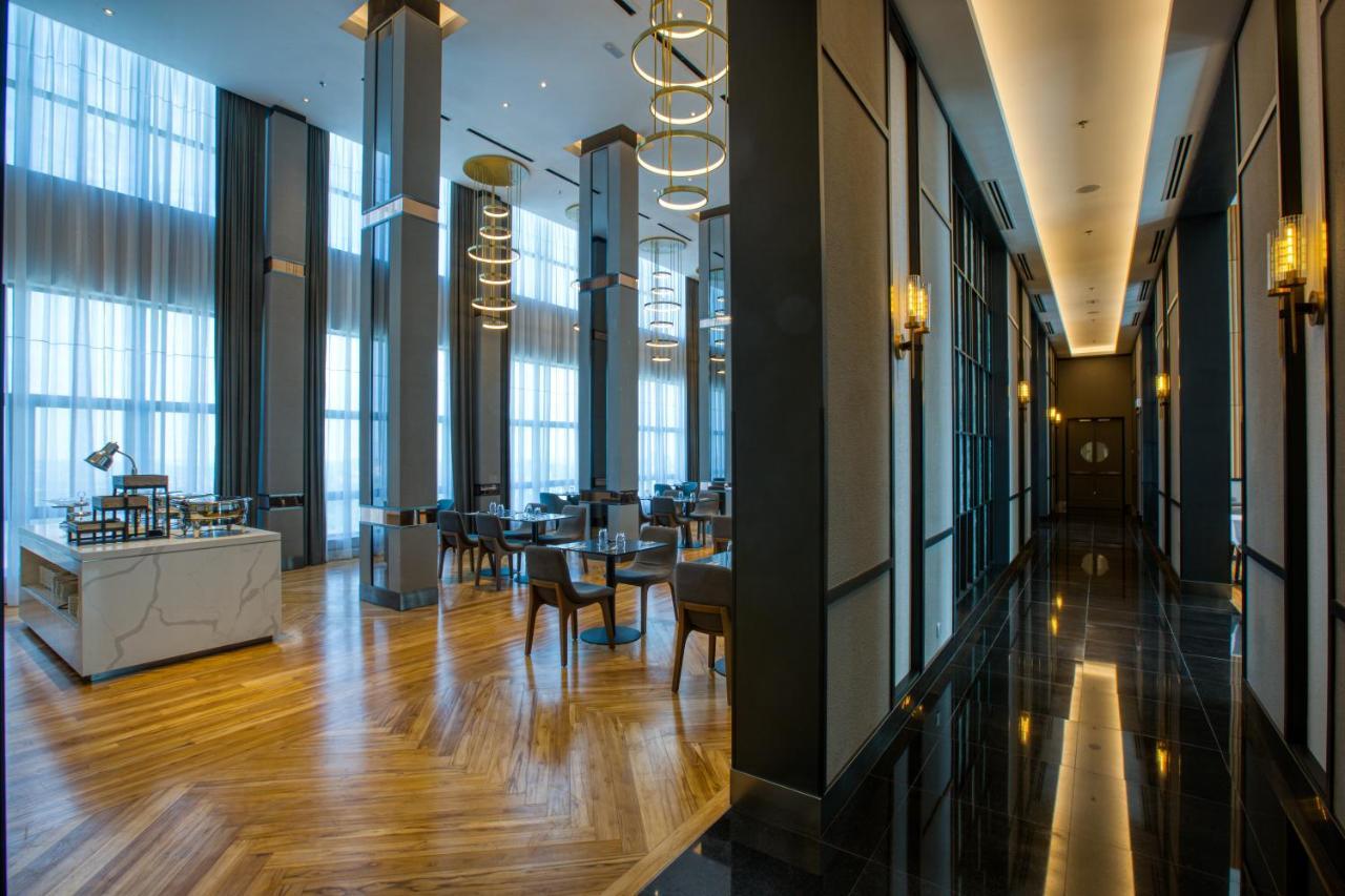 Mercure Living Putrajaya Exteriér fotografie The Lounge at KLIA
