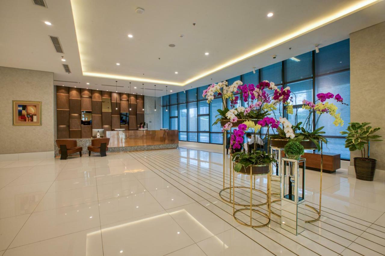 Mercure Living Putrajaya Exteriér fotografie Lobby