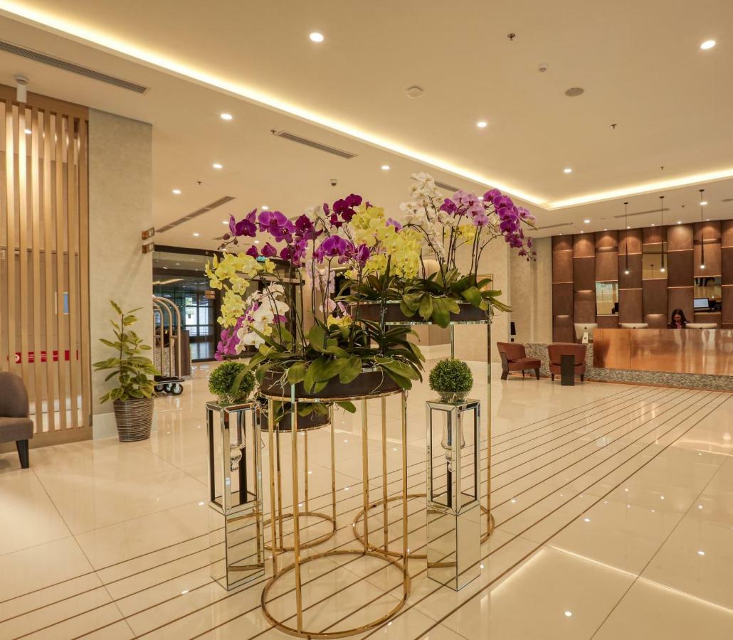 Mercure Living Putrajaya Exteriér fotografie The lobby of the hotel
